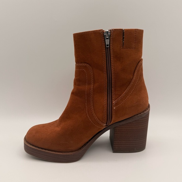Universal Thread Cognac Faux Suede Ankle Block Heel Boots Women’s Size 7.5 - Picture 7 of 12